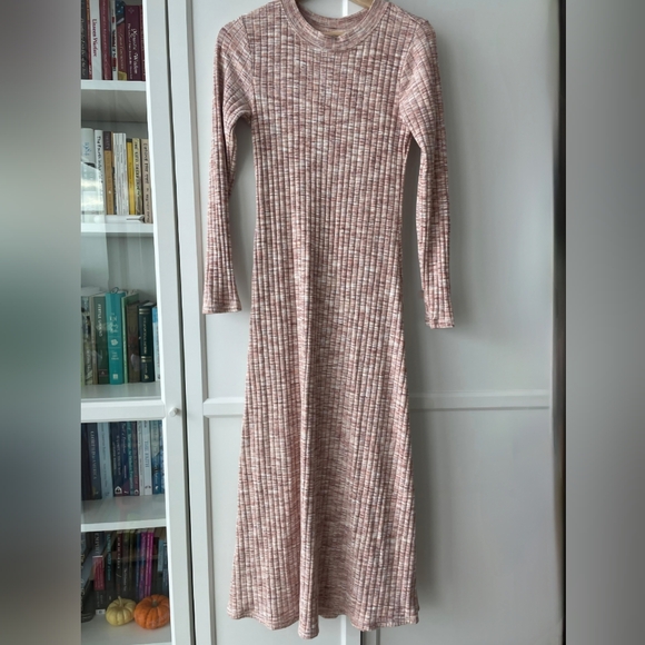 Pink Ribbed Maxi Dress from Old Navy - Picture 1 of 5